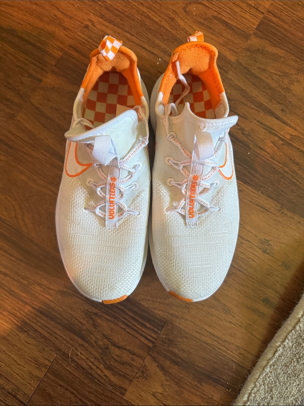 Tennessee Volunteers Nike Free Women’s White & Orange Athletic Sneakers